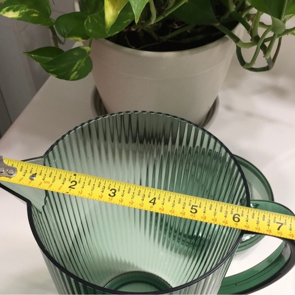 NEW ! “ 2 Set “ Ribbed Pitcher 2.5 Liter - Picture 8 of 10